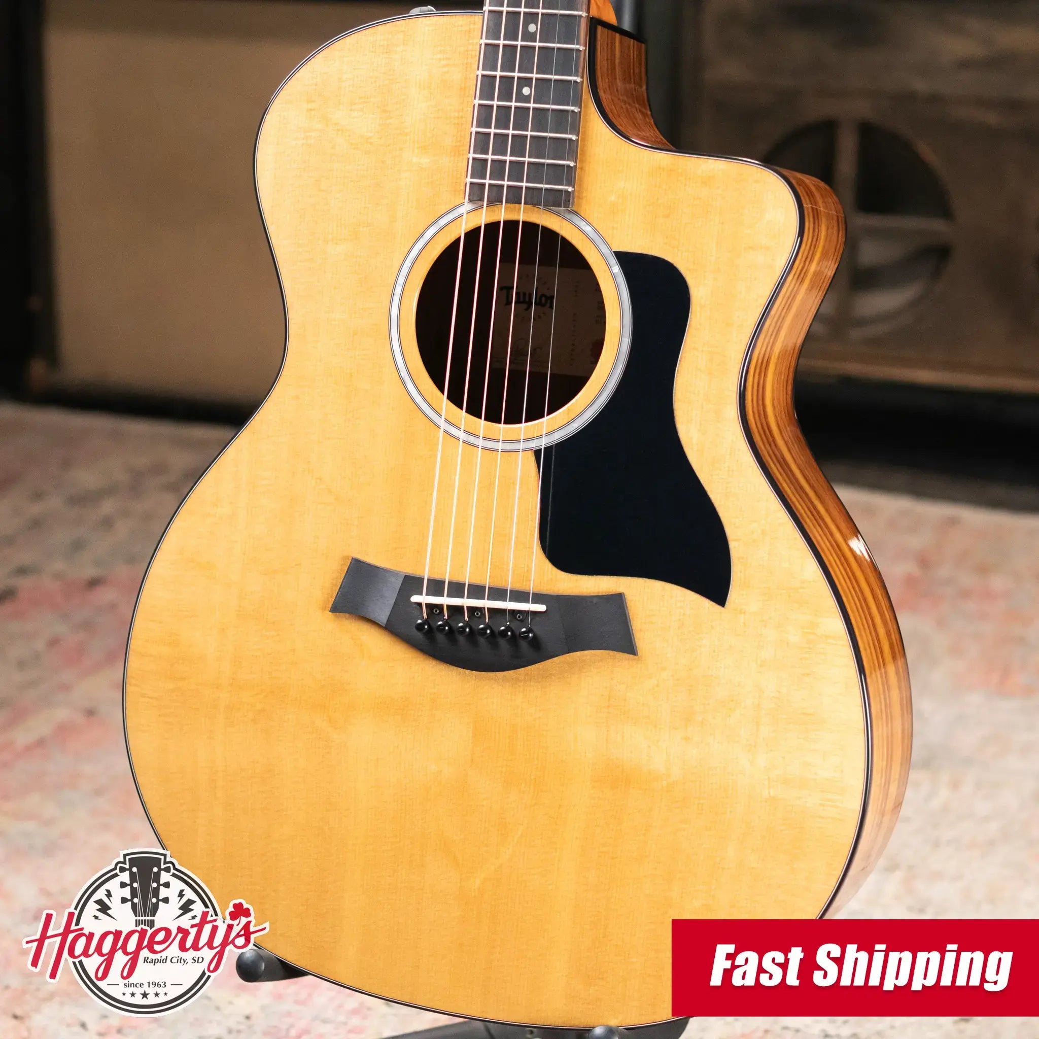 Taylor 214ce Plus Grand Auditorium Acoustic-Electric Guitar with AeroCase