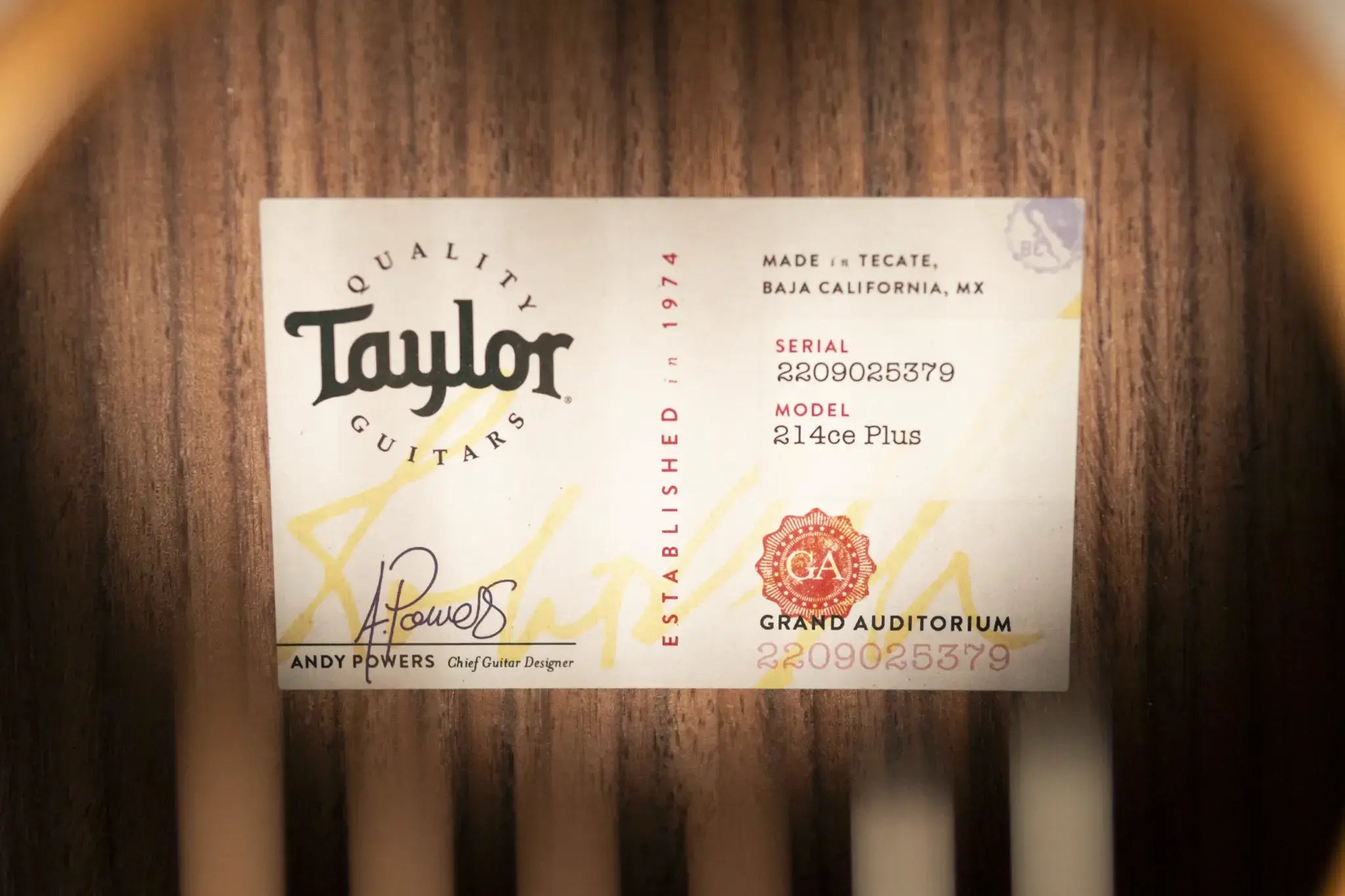 Taylor 214ce Plus Grand Auditorium Acoustic/Electric Guitar with Aerocase