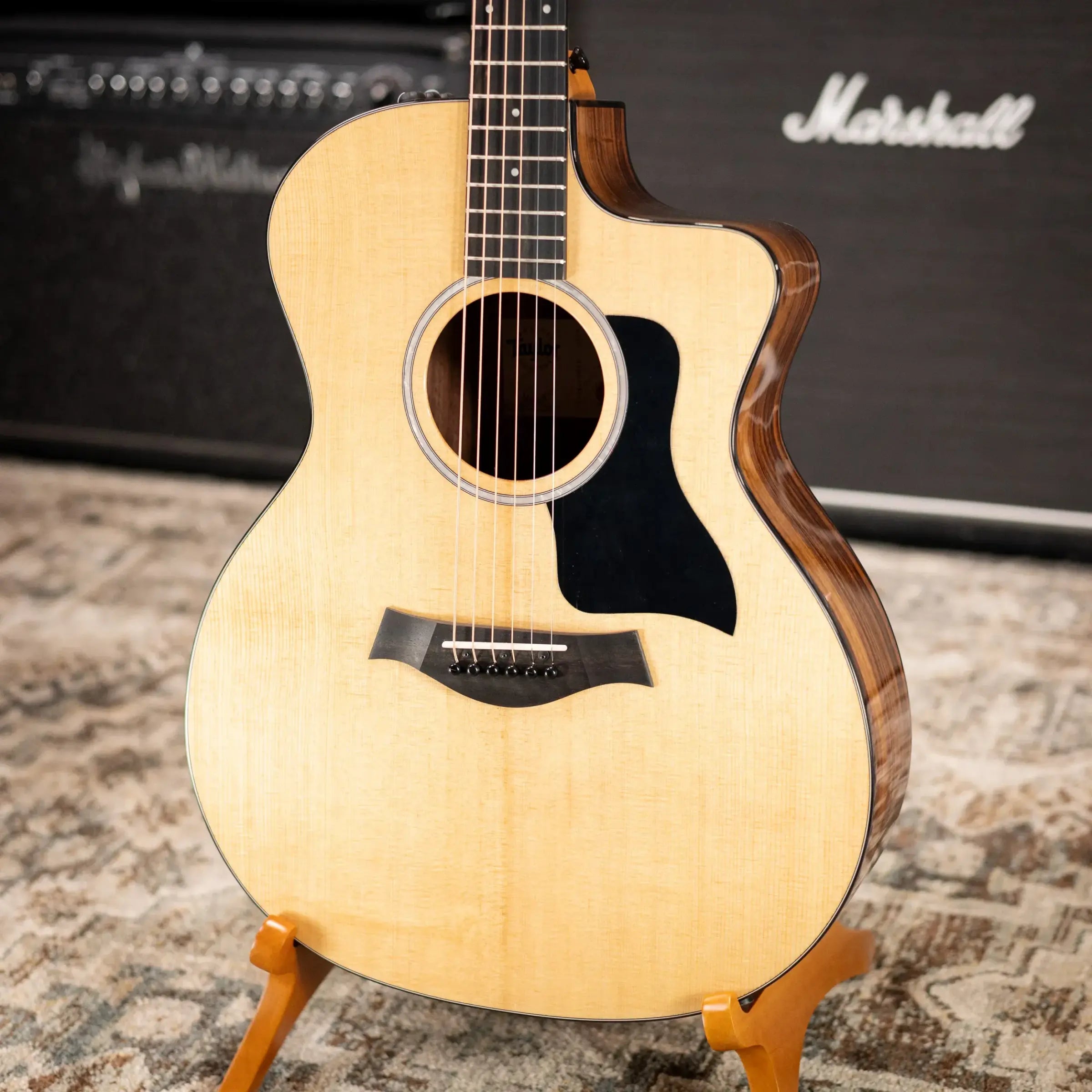 Taylor 214ce Plus Grand Auditorium Acoustic/Electric Guitar with Gig Bag