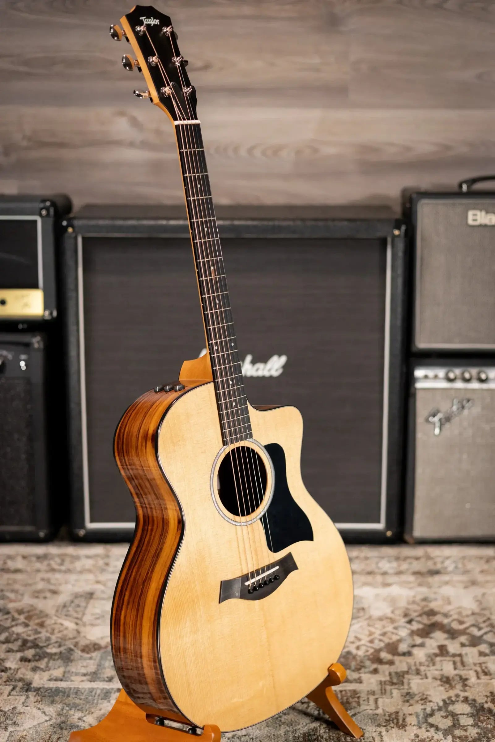 Taylor 214ce Plus Grand Auditorium Acoustic/Electric Guitar with Aerocase