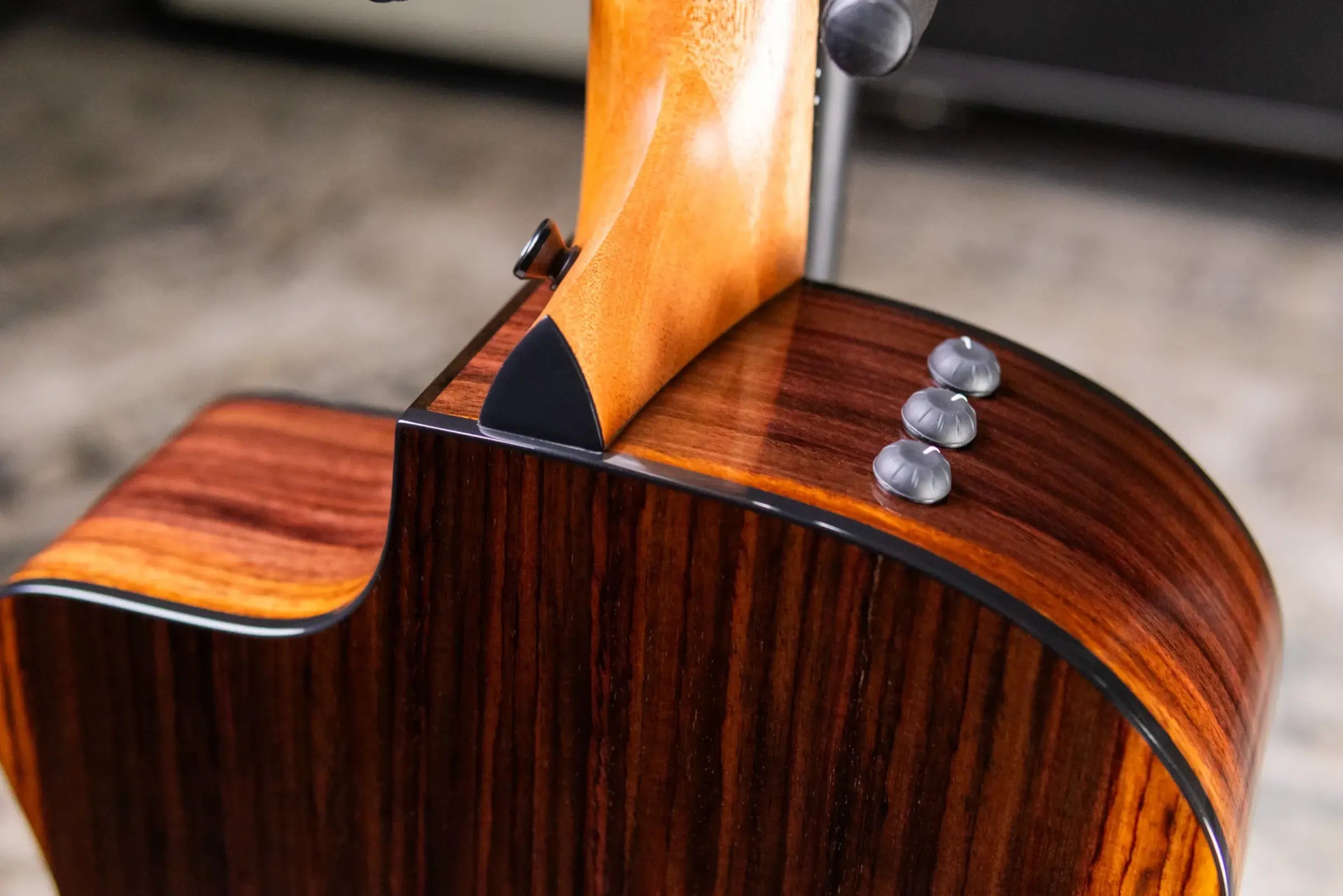Taylor 214ce Plus Grand Auditorium Acoustic/Electric Guitar with Aerocase