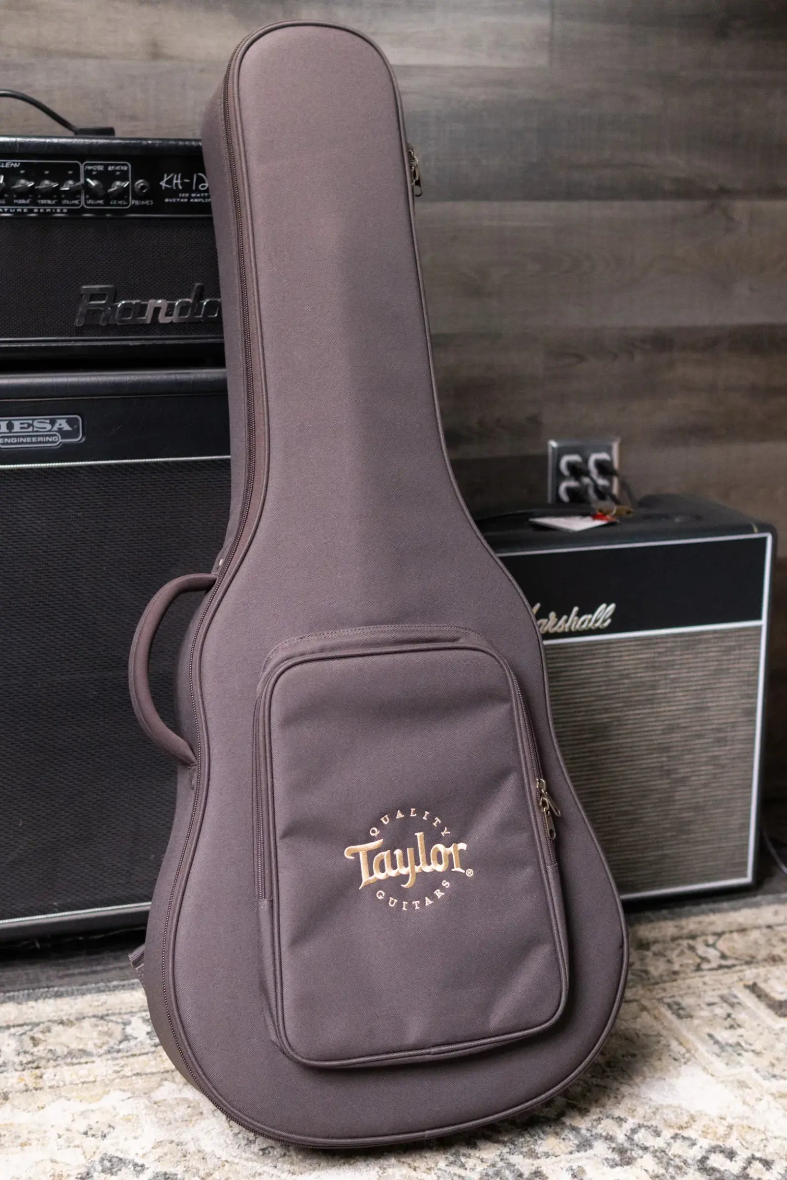 Taylor 214ce Plus Grand Auditorium Acoustic/Electric Guitar with Aerocase