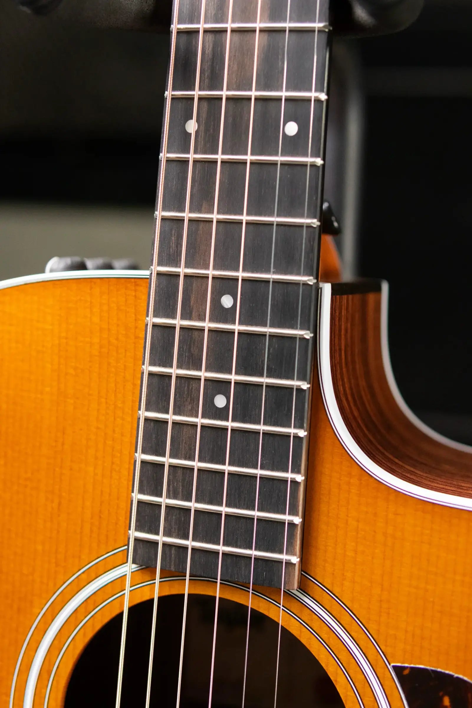 Taylor 214ce Special Edition Grand Auditorium Acoustic/Electric Guitar - Honeyburst with Gig Bag