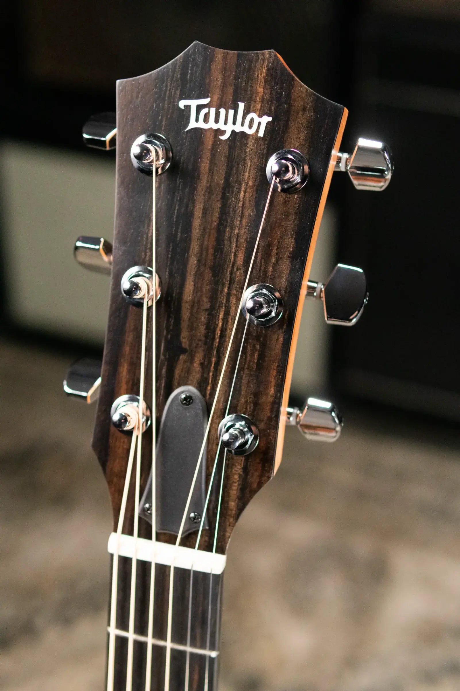Taylor 214ce Special Edition Grand Auditorium Acoustic/Electric Guitar - Honeyburst with Gig Bag
