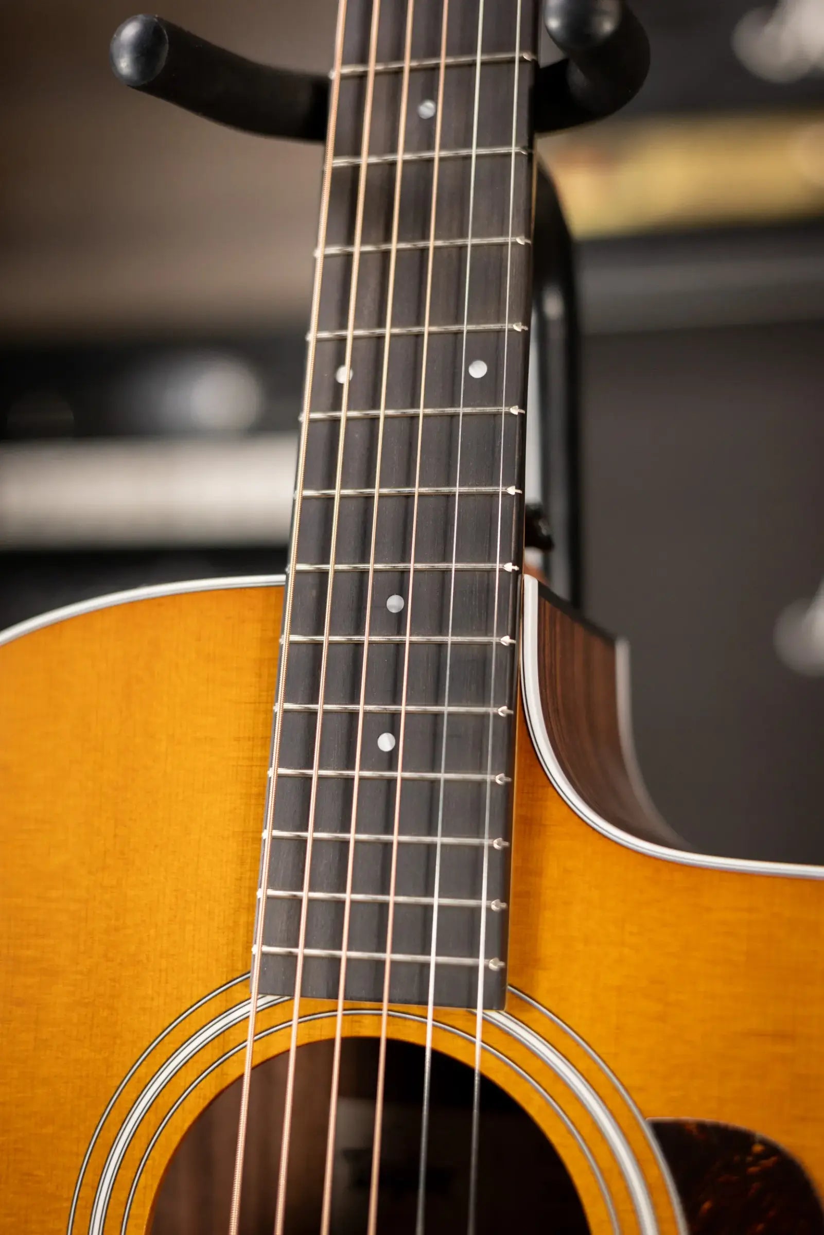 Taylor 214ce Special Edition Grand Auditorium Acoustic/Electric Guitar - Honeyburst with Gig Bag