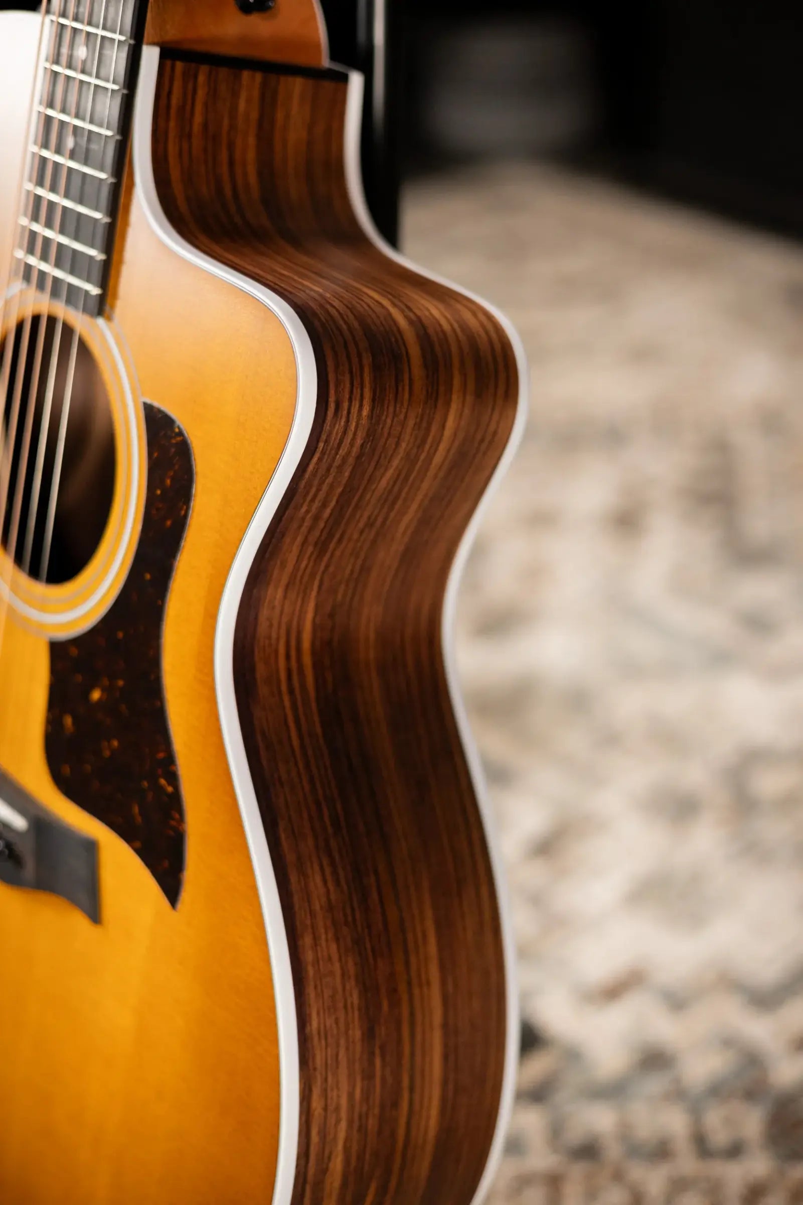 Taylor 214ce Special Edition Grand Auditorium Acoustic/Electric Guitar - Honeyburst with Gig Bag