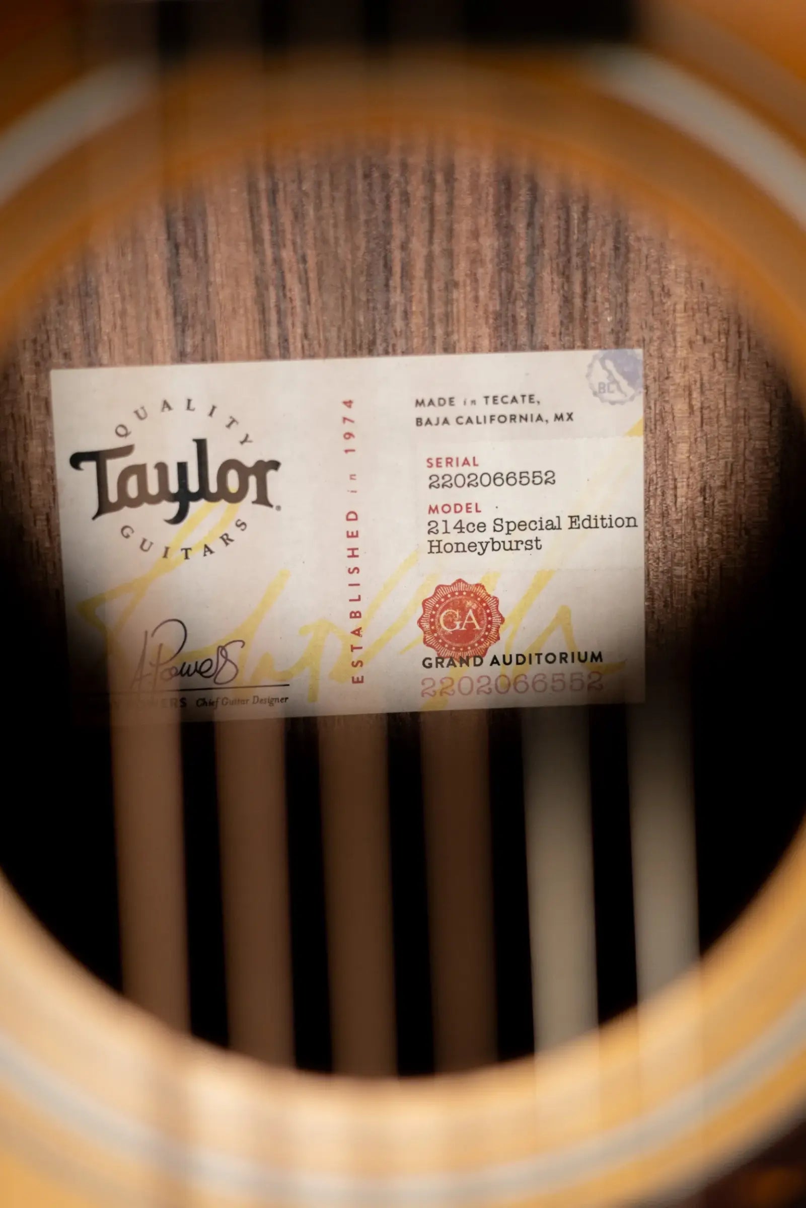 Taylor 214ce Special Edition Grand Auditorium Acoustic/Electric Guitar - Honeyburst with Gig Bag