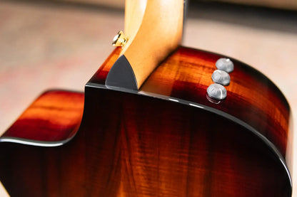 Taylor 222ce-K DLX Grand Concert Acoustic/Electric Guitar - Shaded Edgeburst with Hardshell Case