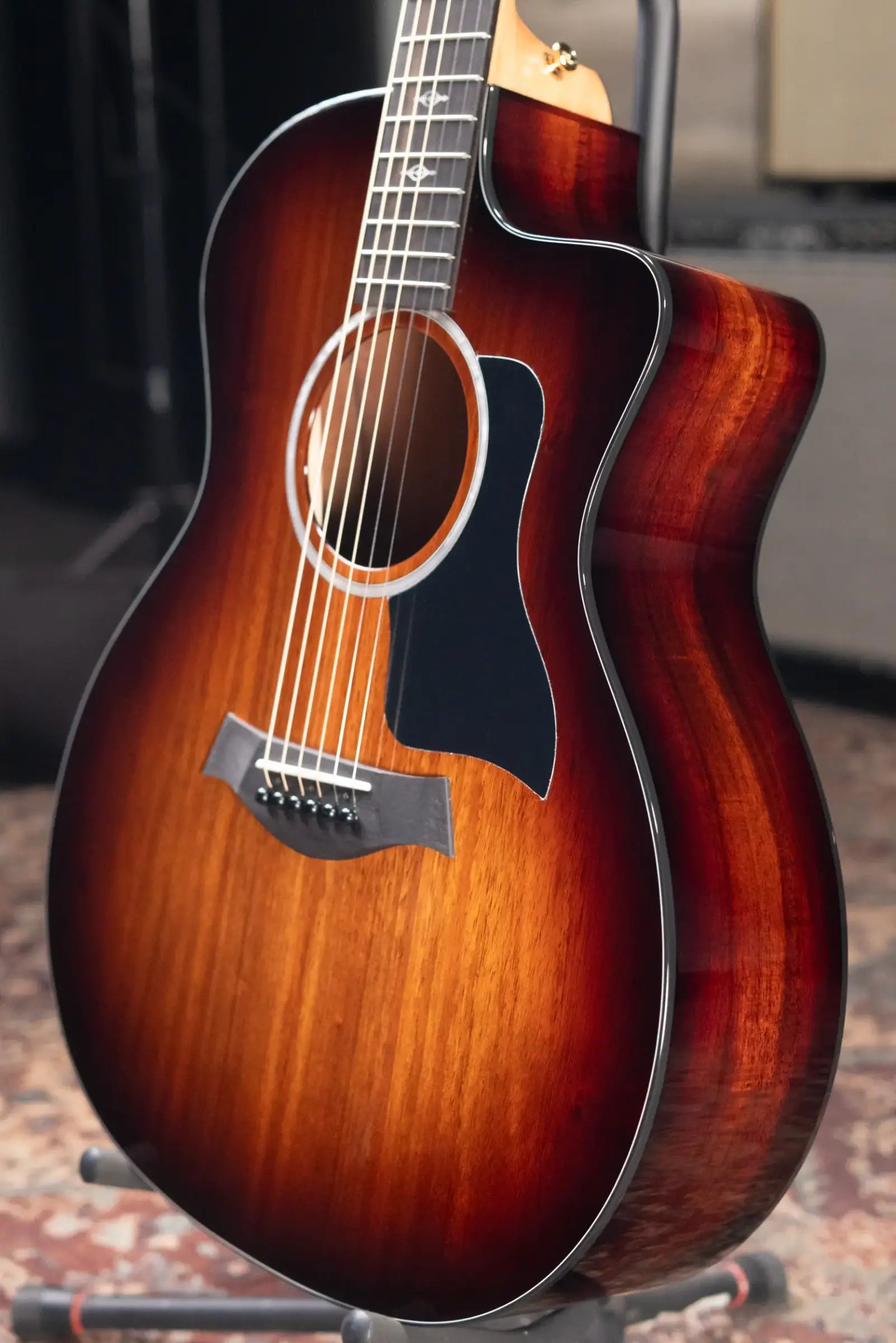 Taylor 224ce-K DLX Grand Auditorium Acoustic/Electric Guitar - Shaded Edgeburst with Hardshell Case