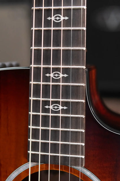 Taylor 224ce-K DLX Grand Auditorium Acoustic/Electric Guitar with Hardshell Case - Display Model