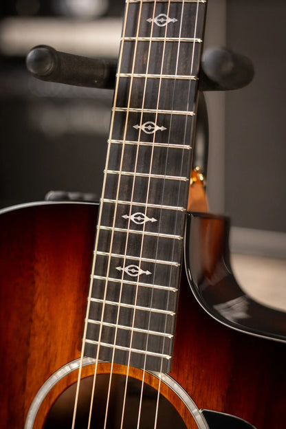 Taylor 224ce-K DLX Grand Auditorium Acoustic/Electric Guitar with Hardshell Case