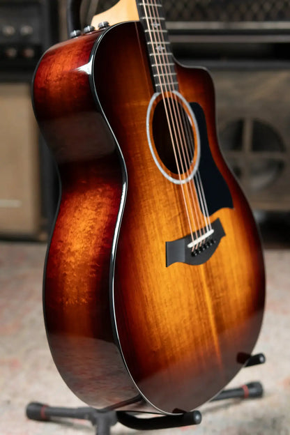 Taylor 224ce-K DLX Grand Auditorium Acoustic/Electric with Hardshell Case