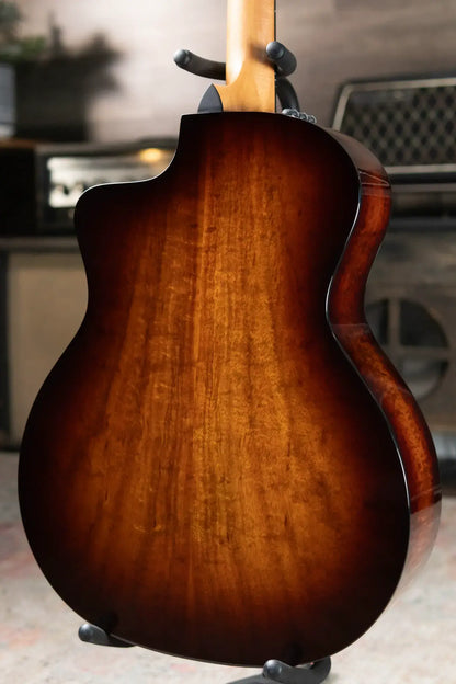 Taylor 224ce-K DLX Grand Auditorium Acoustic/Electric with Hardshell Case