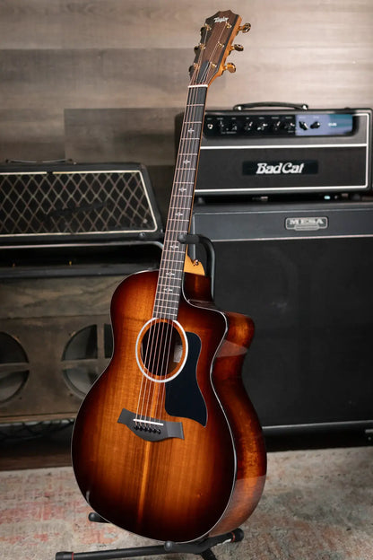 Taylor 224ce-K DLX Grand Auditorium Acoustic/Electric with Hardshell Case