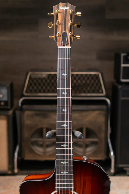 Taylor 224ce-K DLX Left-Handed Grand Auditorium Acoustic/Electric Guitar with Hardshell Case
