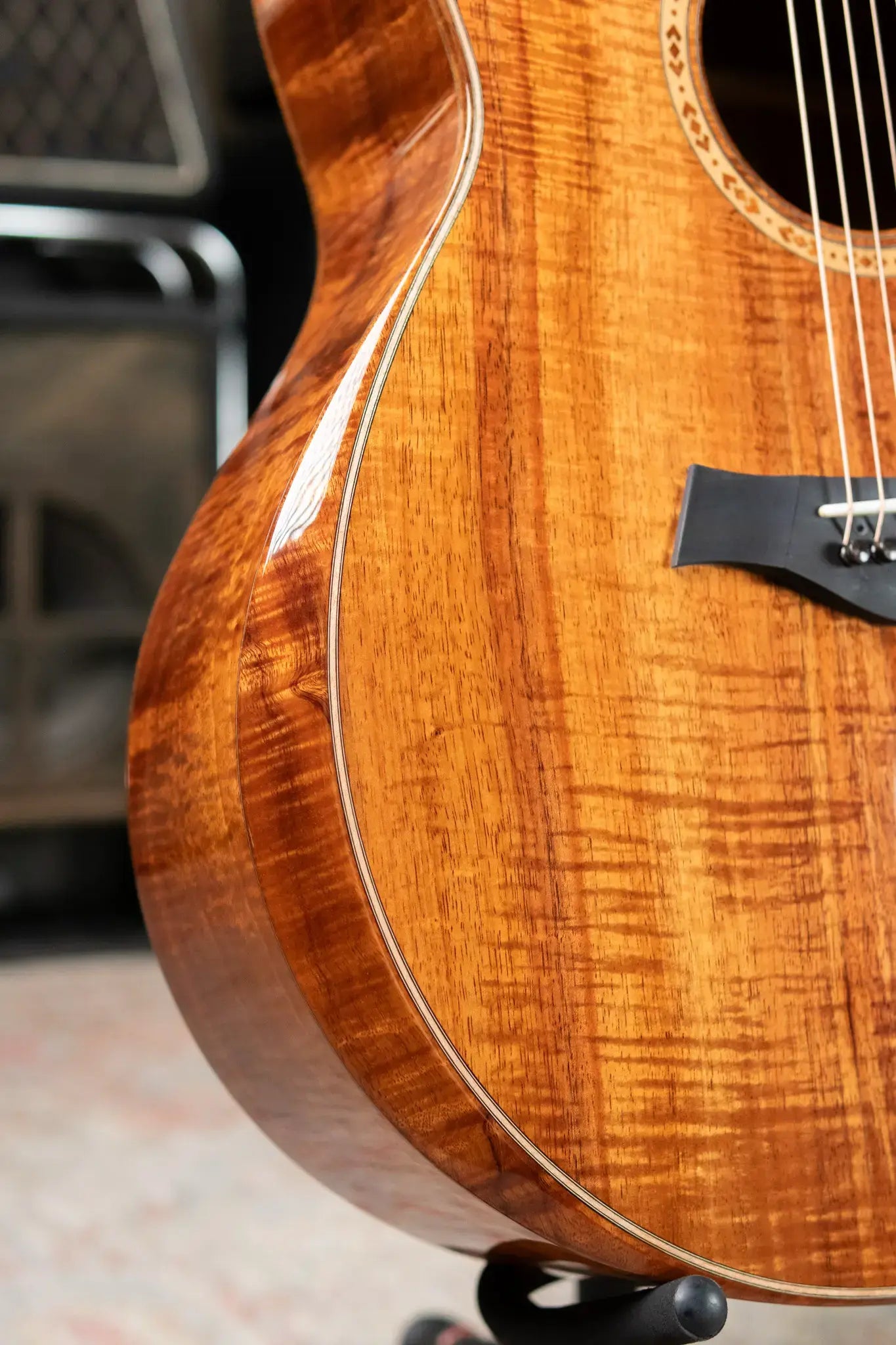 Taylor ‘24 Catch Custom C28ce #29 Grand Orchestra Acoustic/Electric - AA Koa with Hardshell Case - Floor Model Demo