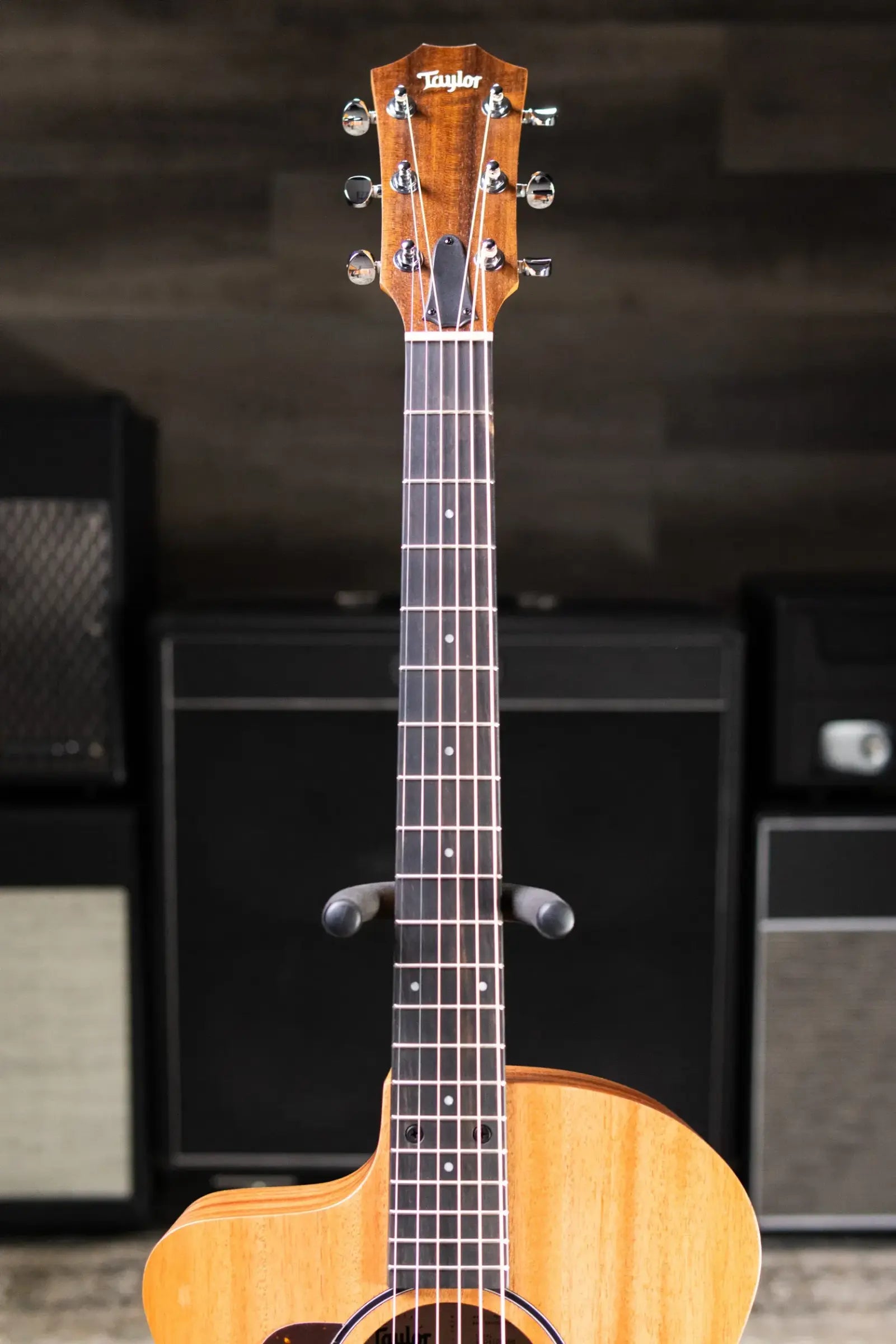 Taylor 24ce Left-Hand Grand Auditorium Acoustic/Electric Guitar with Gig Bag