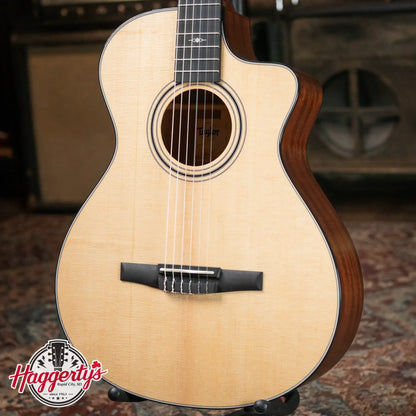 Taylor 312ce-N Nylon Grand Concert Acoustic/Electric with Hardshell Case