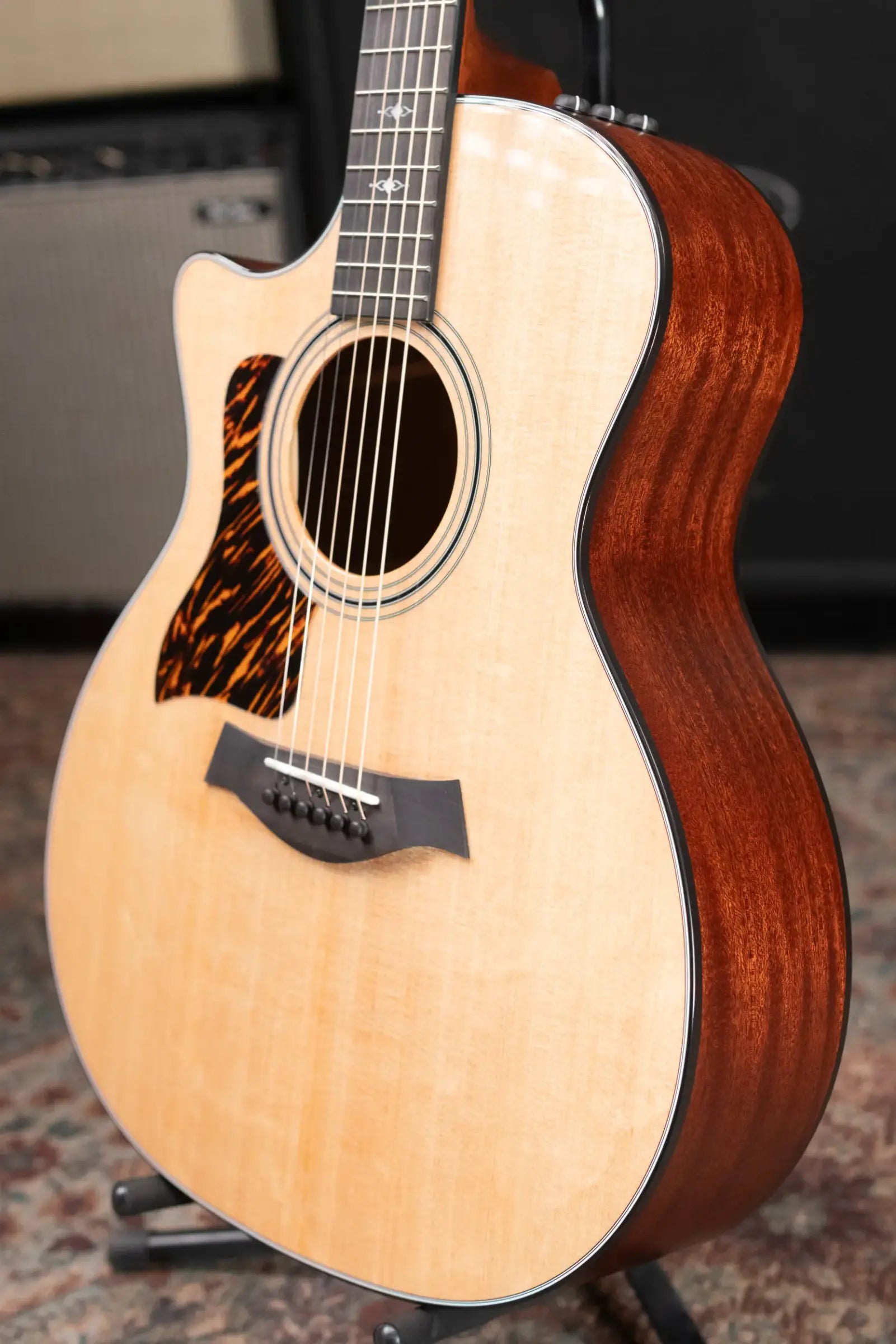 Taylor 314ce Left-Handed Grand Auditorium Acoustic/Electric Guitar with Hardshell Case