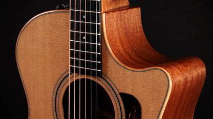 Taylor 314ce Studio Grand Auditorium Acoustic/Electric Guitar - Natural with Gig Bag