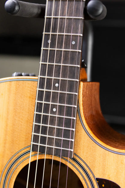 Taylor 314ce Studio Grand Auditorium Acoustic/Electric Guitar - Natural with Gig Bag