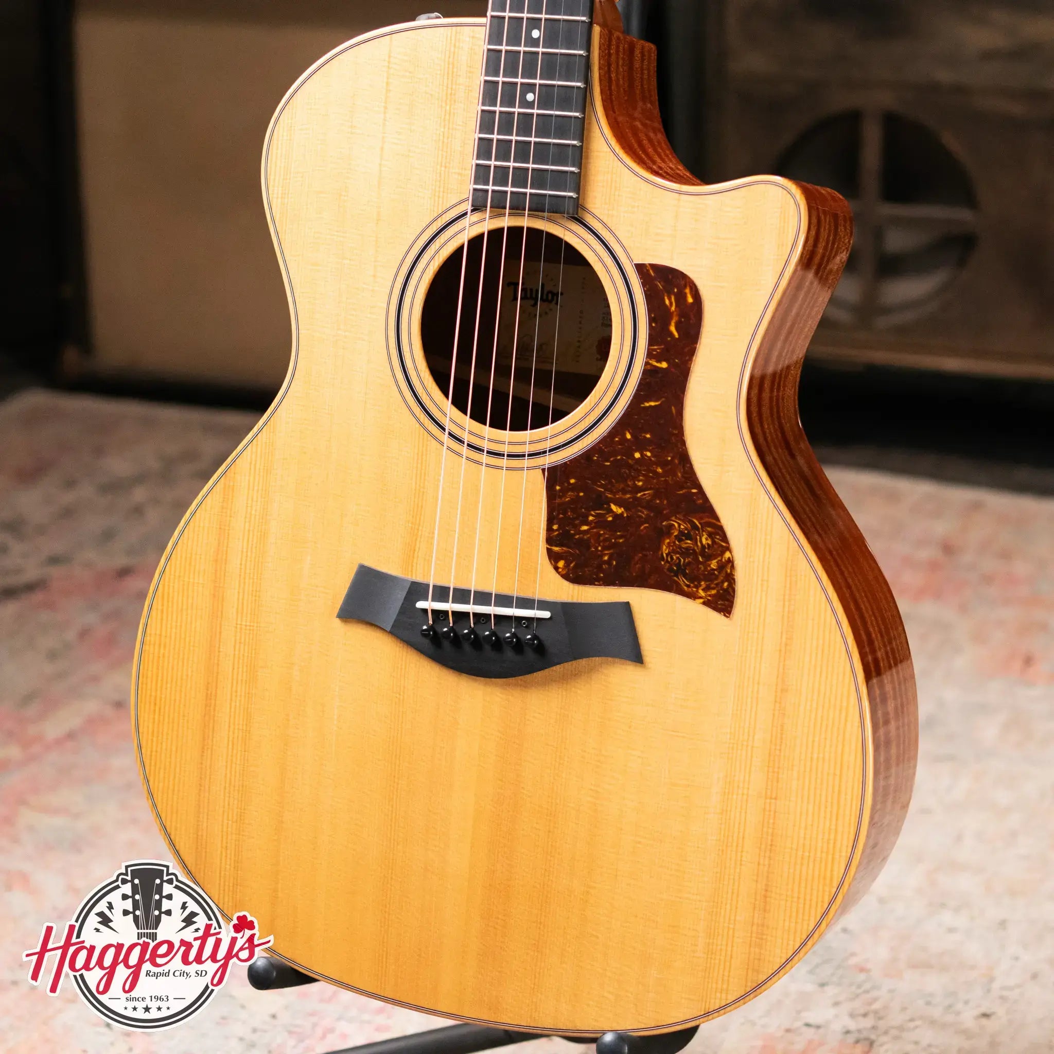 Taylor 314ce Studio Special Edition Grand Auditorium Acoustic-Electric Guitar, Natural w/ Structured Gig Bag