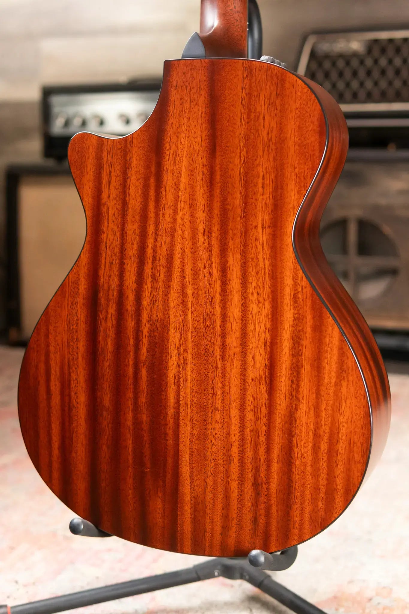 Taylor 322ce Grand Concert Acoustic-Electric Guitar, Shaded Edge Burst with Hardshell Case - Used