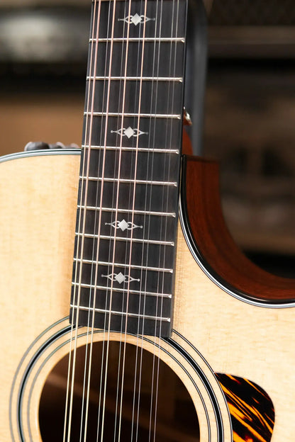 Taylor 352ce 12-String Grand Concert Acoustic/Electric Guitar with Hardshell Case