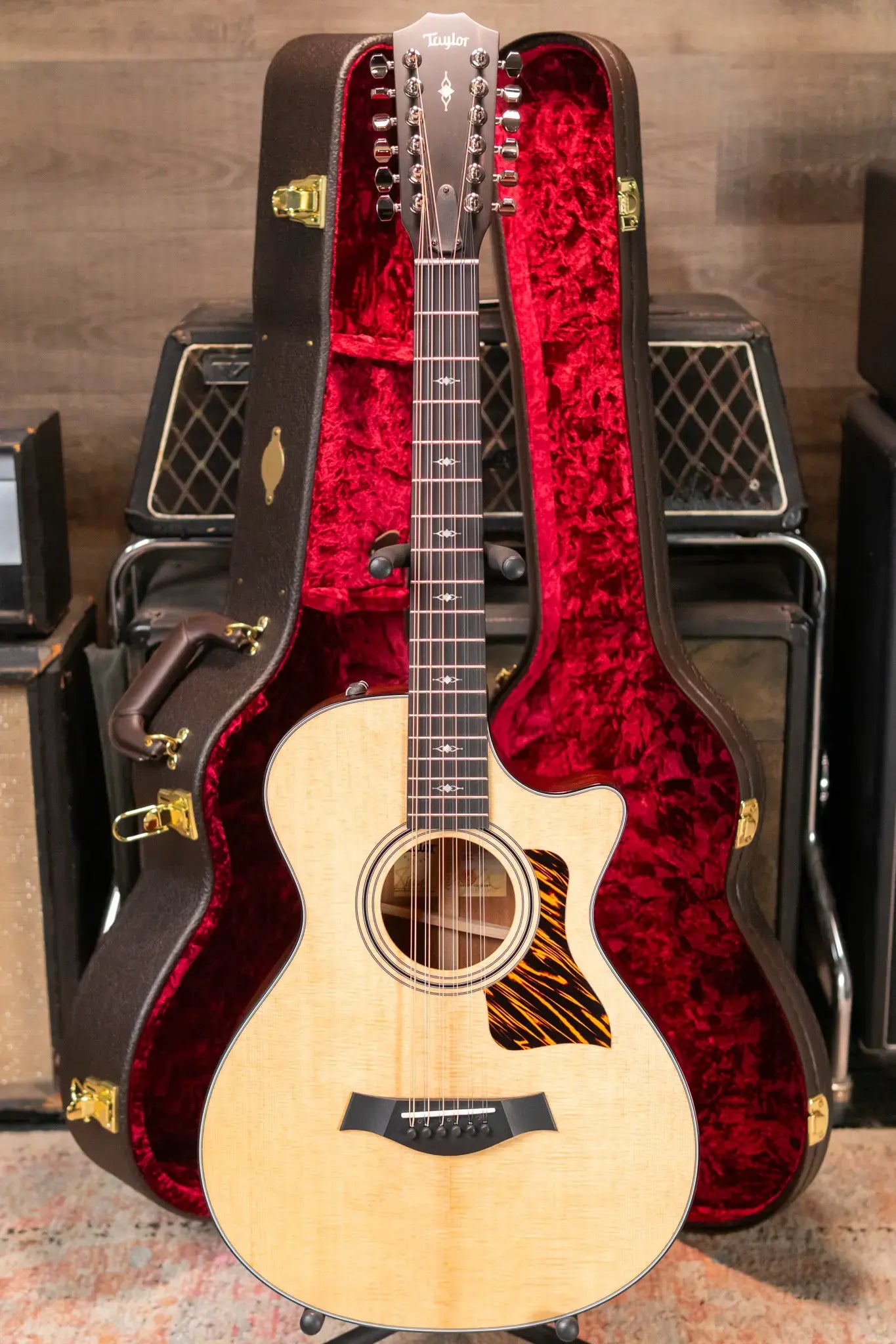 Taylor 352ce 12-String Grand Concert Acoustic/Electric Guitar with Hardshell Case