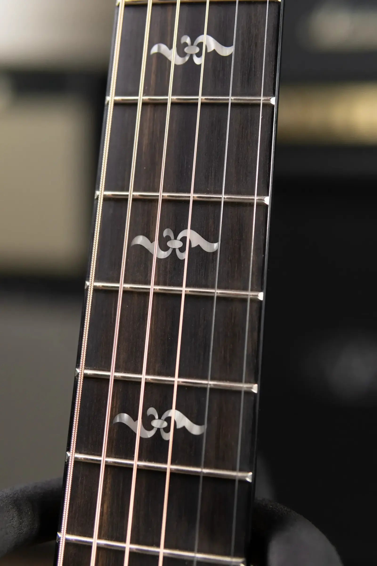 Taylor 424ce Special Edition Grand Auditorium Acoustic/Electric Guitar - Shaded Edge Burst with Hardshell Case