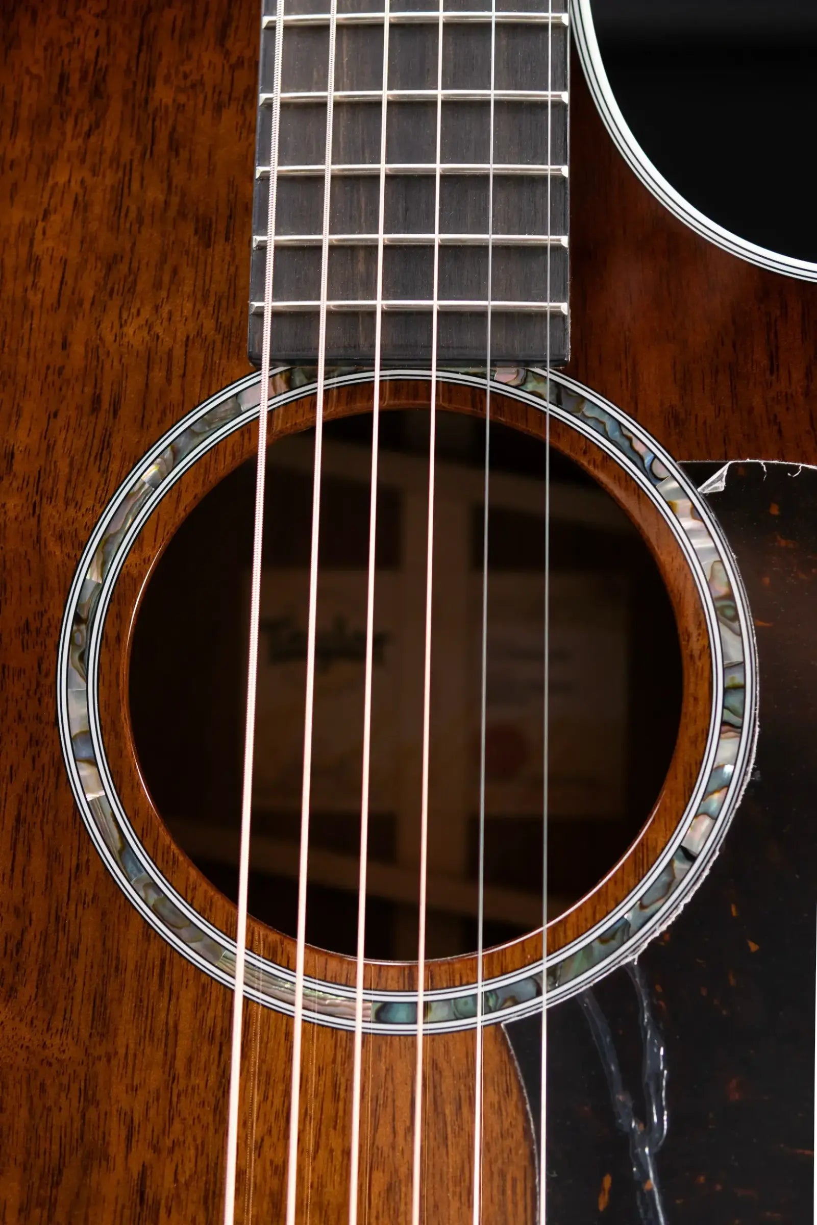 Taylor 424ce Special Edition Grand Auditorium Acoustic/Electric Guitar - Shaded Edge Burst with Hardshell Case