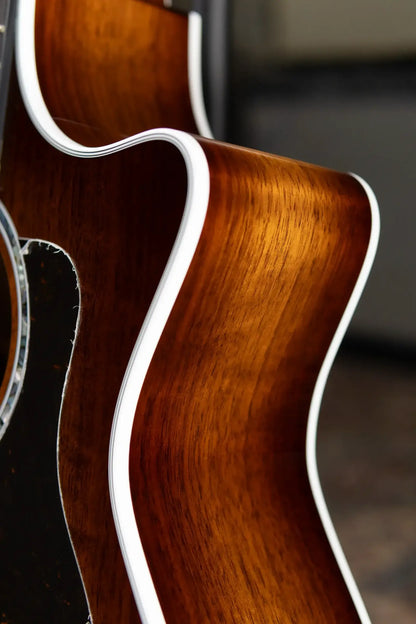 Taylor 424ce Special Edition Grand Auditorium Acoustic/Electric Guitar - Shaded Edge Burst with Hardshell Case