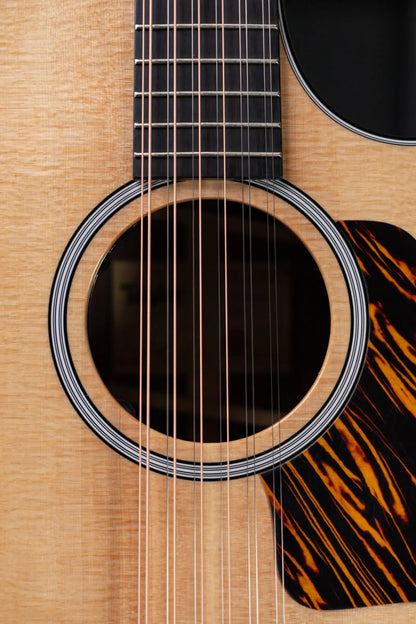 Taylor 454ce 12-String Grand Auditorium Acoustic/Electric Guitar Natural with Hardshell Case