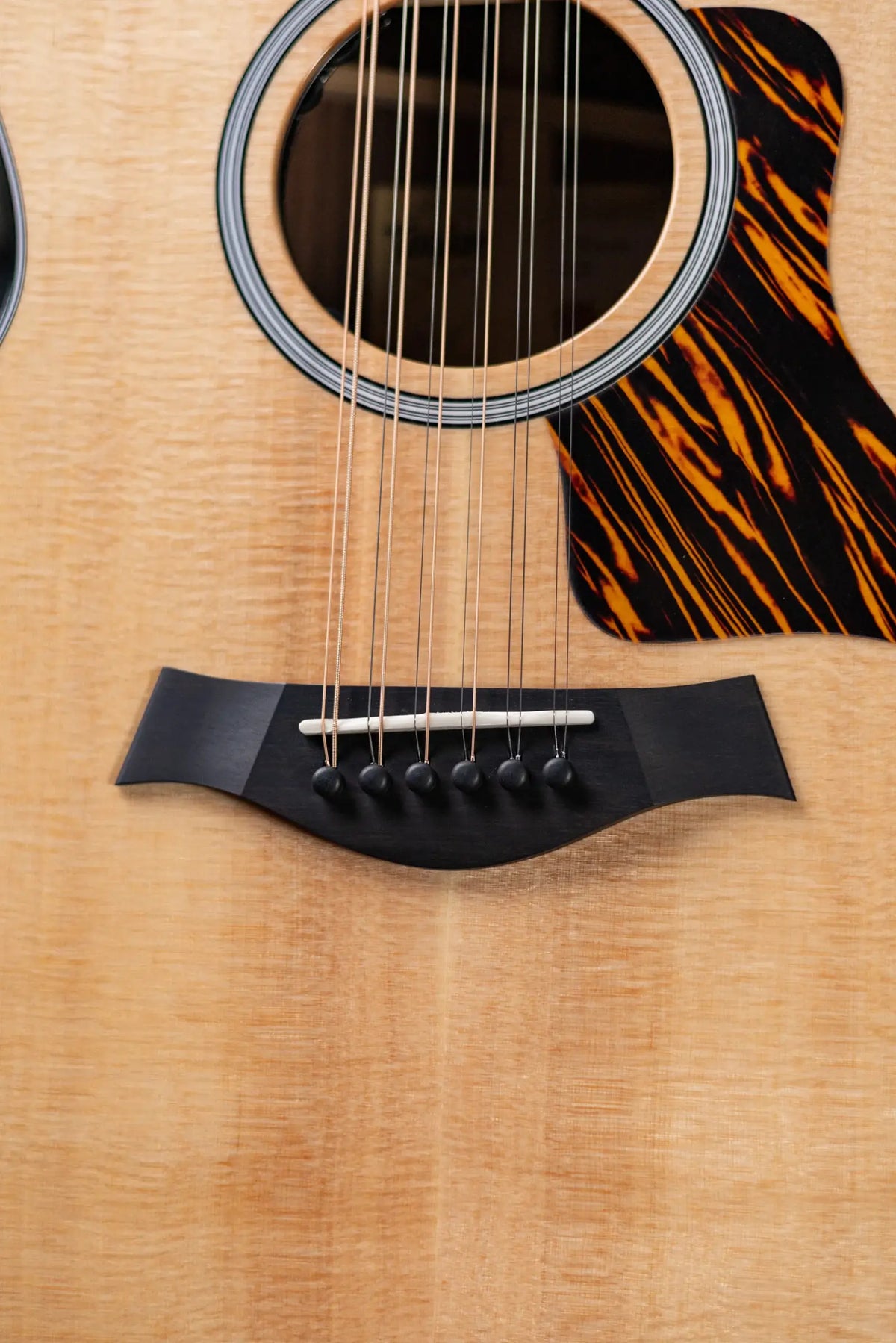 Taylor 454ce 12-String Grand Auditorium Acoustic/Electric Guitar Natural with Hardshell Case