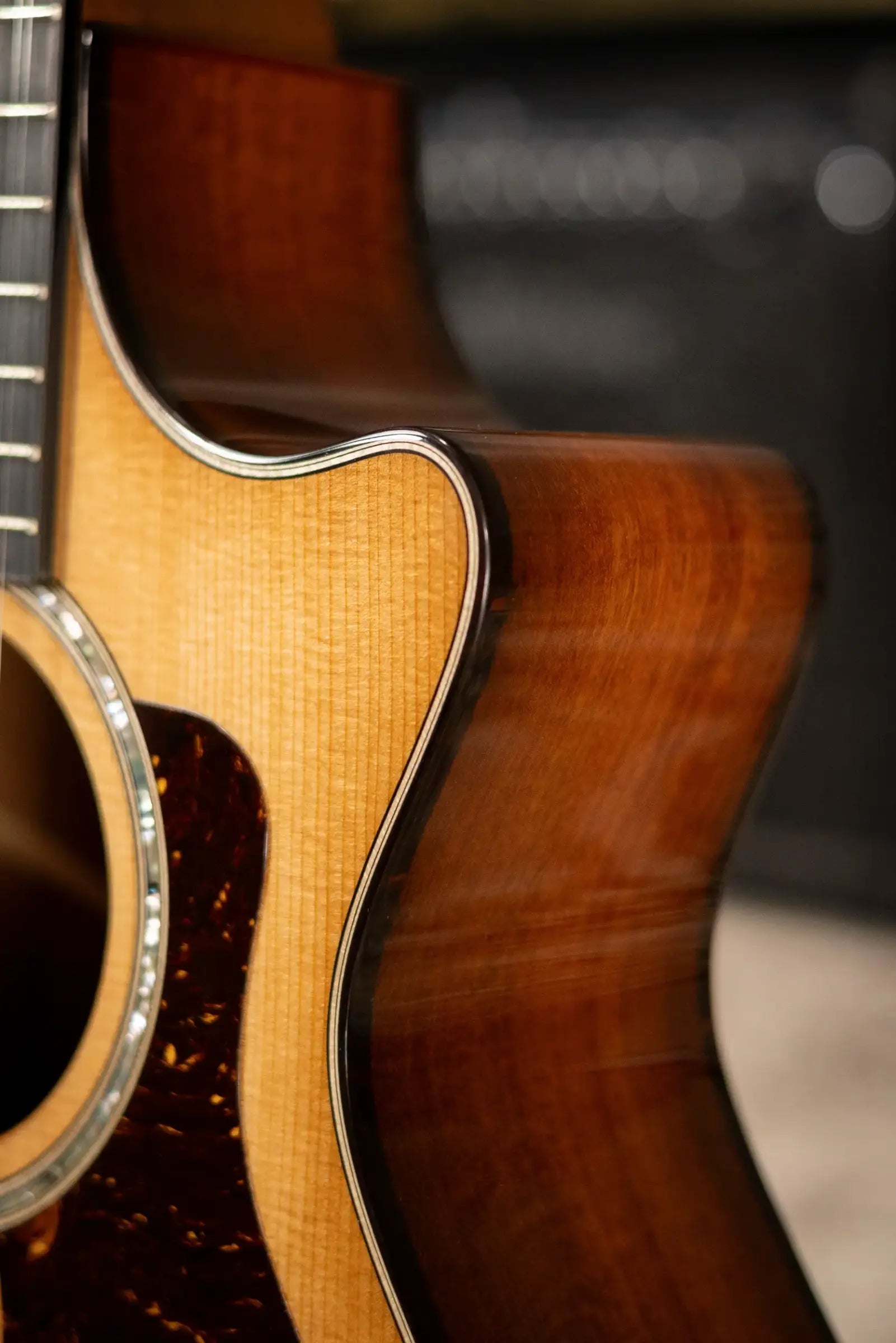 Taylor 552ce 12-String Grand Concert Acoustic/Electric Guitar - Shaded Edge Burst with Hardshell Case - Used