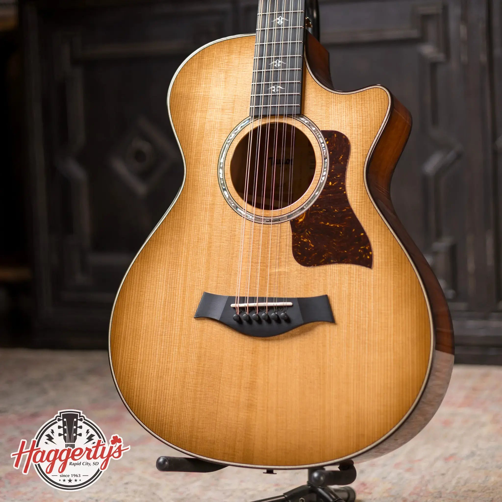 Taylor 552ce 12-String Grand Concert Acoustic/Electric with Hardshell Case