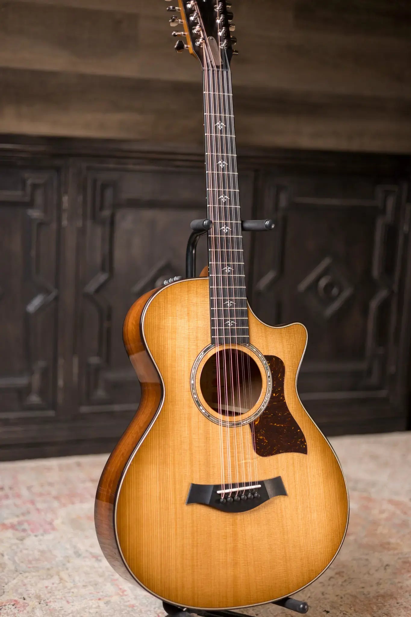 Taylor 552ce 12-String Grand Concert Acoustic/Electric with Hardshell Case