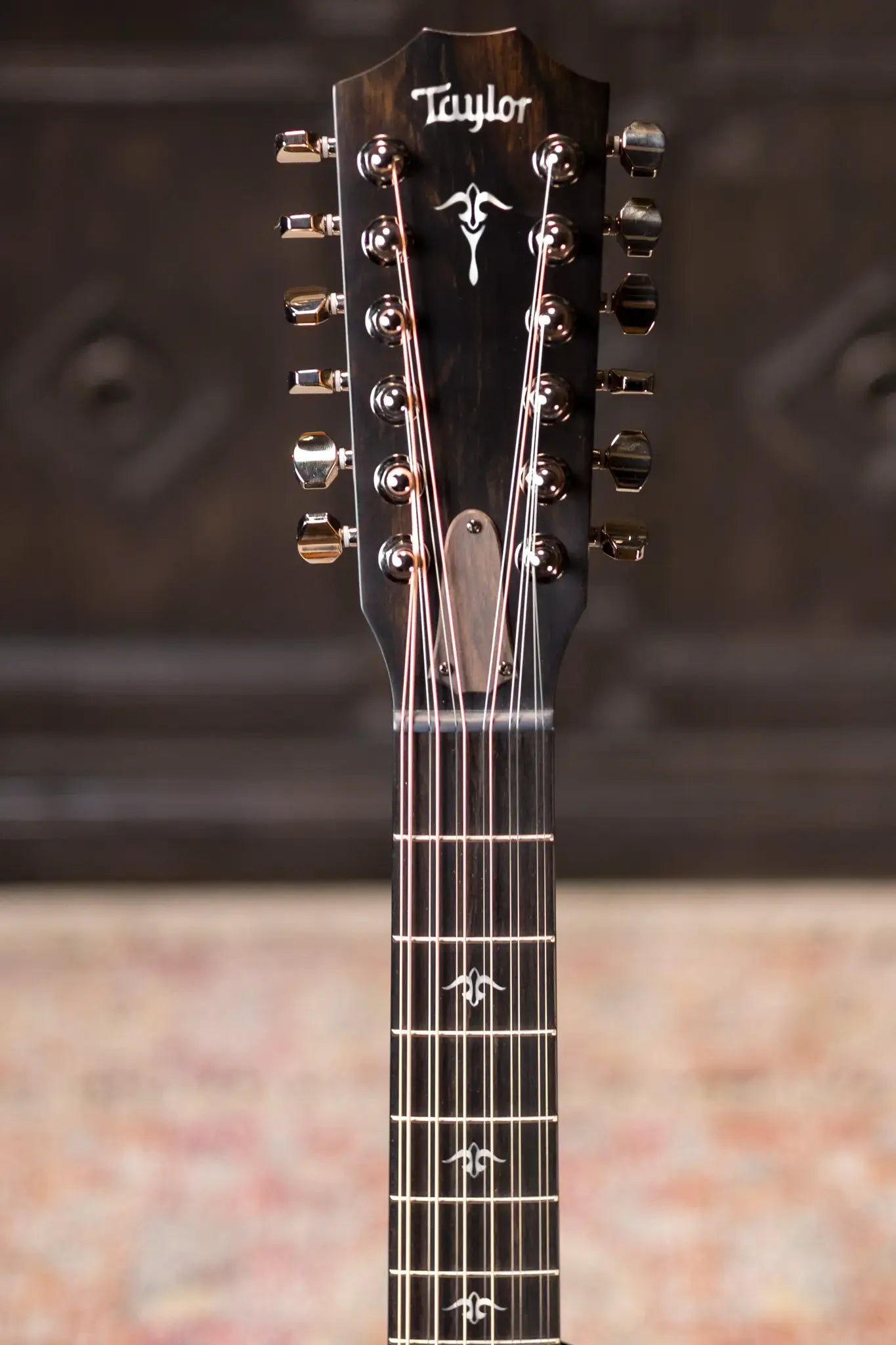 Taylor 552ce 12-String Grand Concert Acoustic/Electric with Hardshell Case