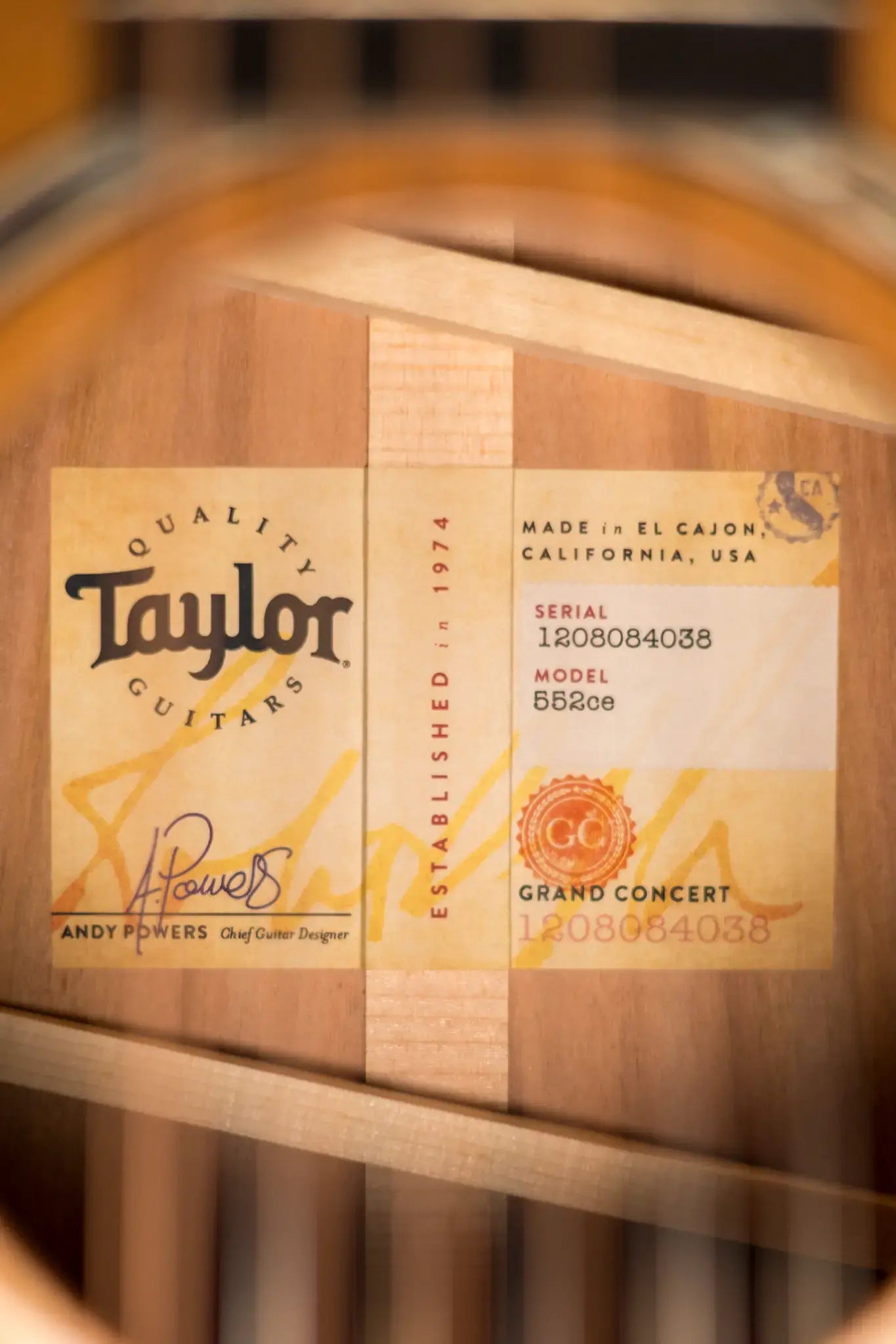 Taylor 552ce 12-String Grand Concert Acoustic/Electric with Hardshell Case