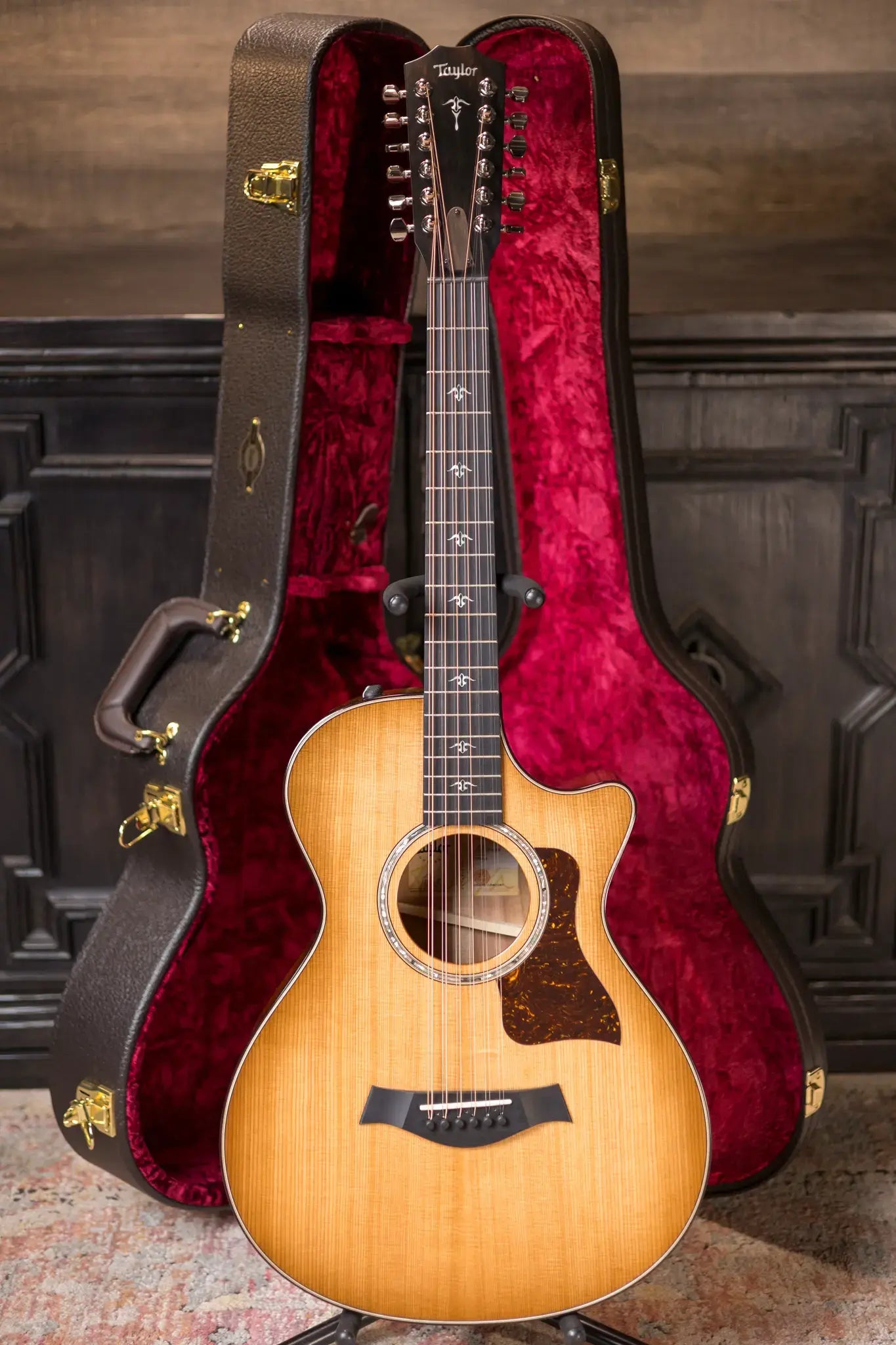 Taylor 552ce 12-String Grand Concert Acoustic/Electric with Hardshell Case