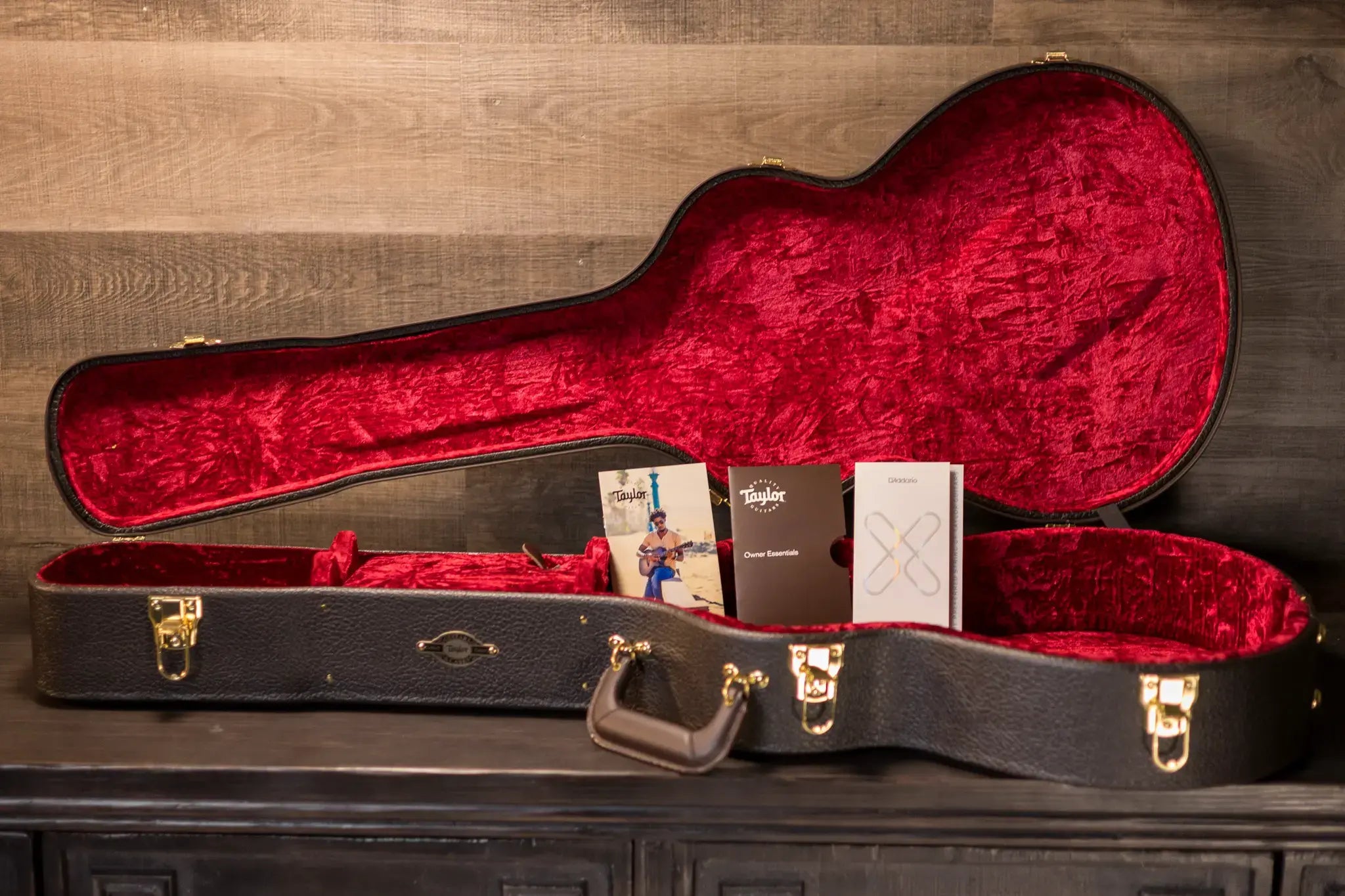 Taylor 552ce 12-String Grand Concert Acoustic/Electric with Hardshell Case