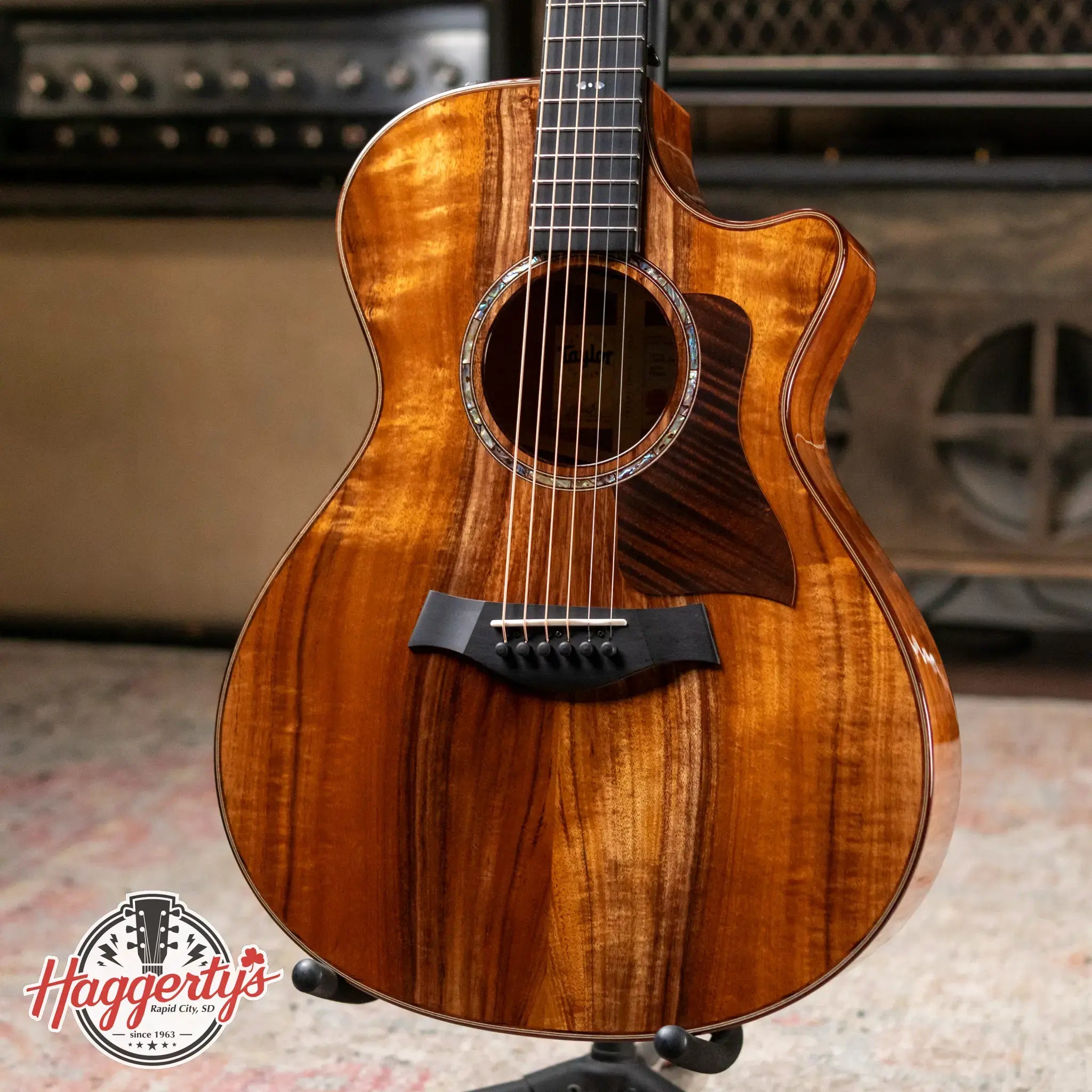 Taylor 722ce Grand Concert Acoustic/Electric with Hardshell Case