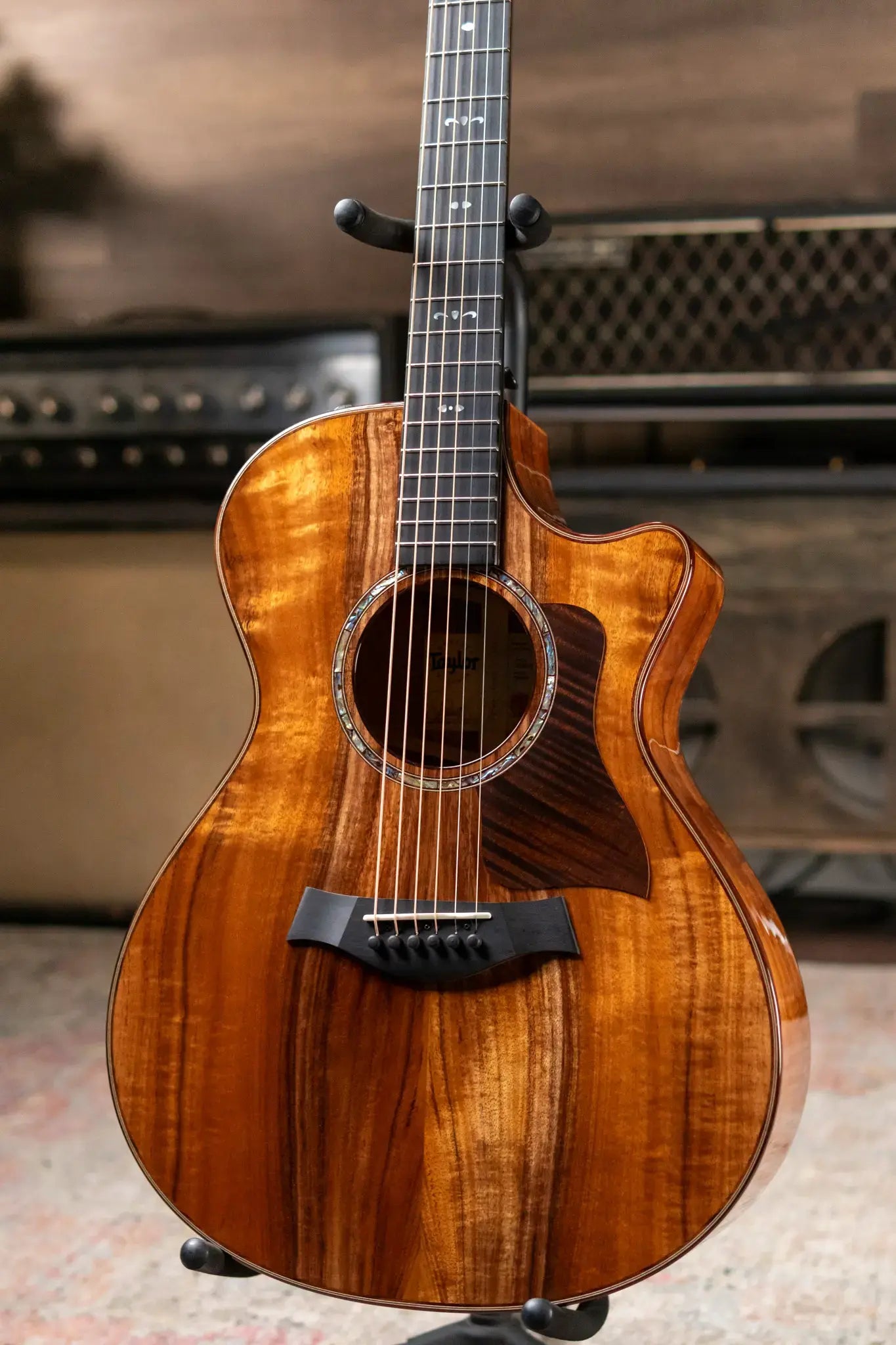 Taylor 722ce Grand Concert Acoustic/Electric with Hardshell Case