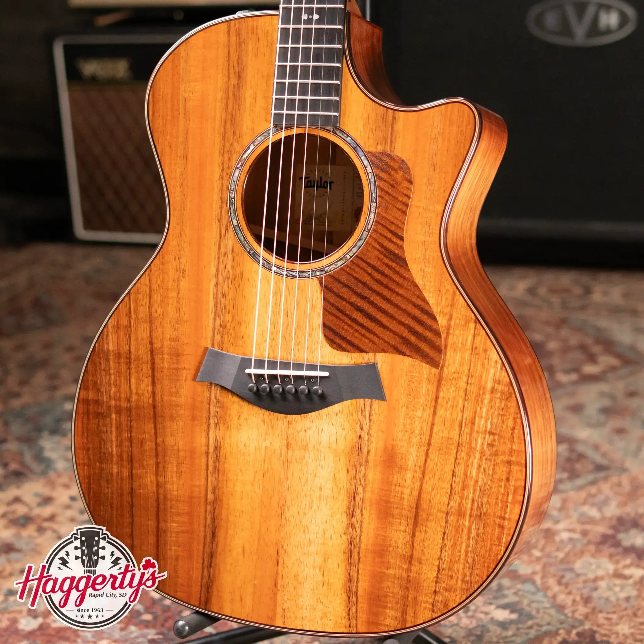 Taylor 724ce Grand Auditorium Acoustic/Electric Guitar with Hardshell Case