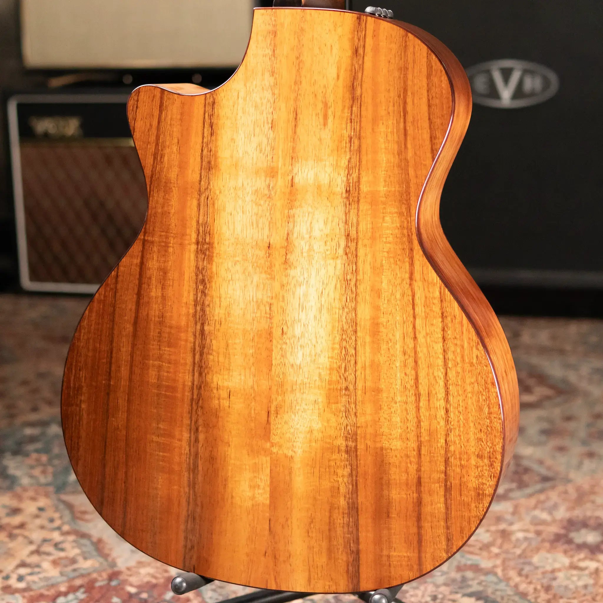 Taylor 724ce Grand Auditorium Acoustic/Electric Guitar with Hardshell Case