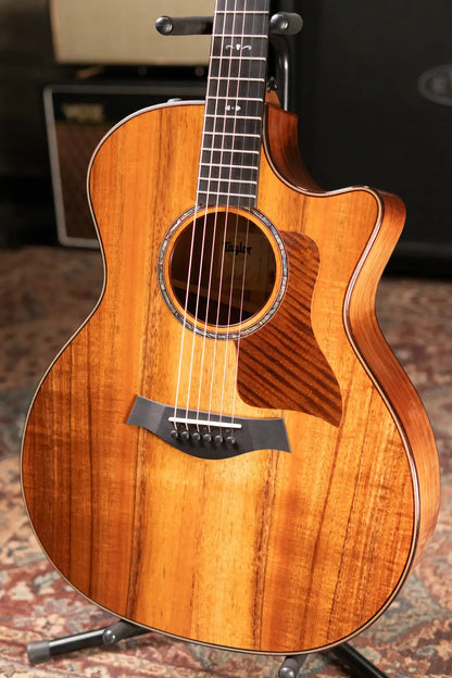 Taylor 724ce Grand Auditorium Acoustic/Electric Guitar with Hardshell Case