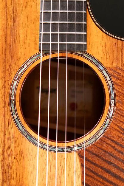 Taylor 724ce Grand Auditorium Acoustic/Electric Guitar with Hardshell Case