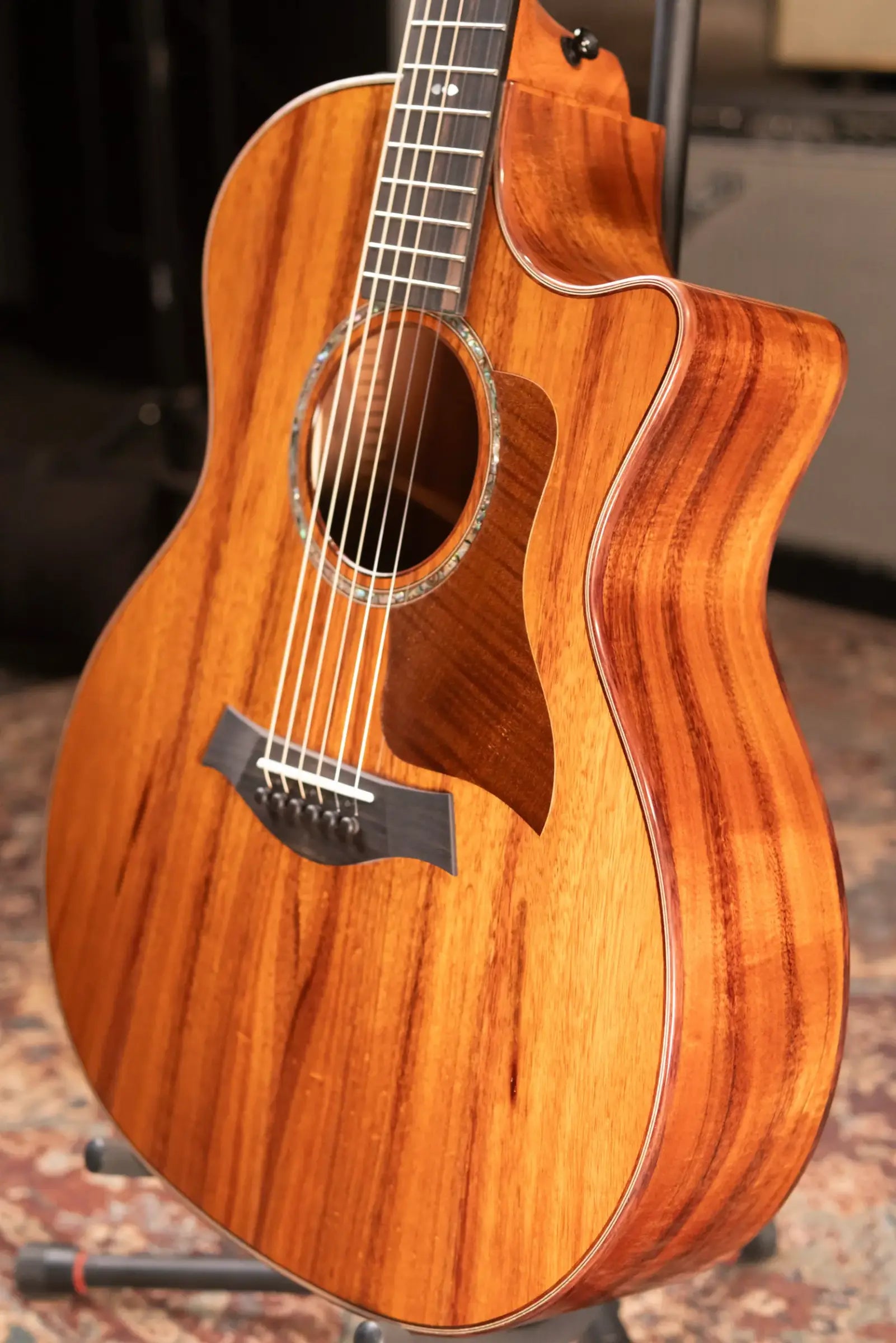 Taylor 724ce Grand Auditorium Acoustic/Electric Guitar with Hardshell Case