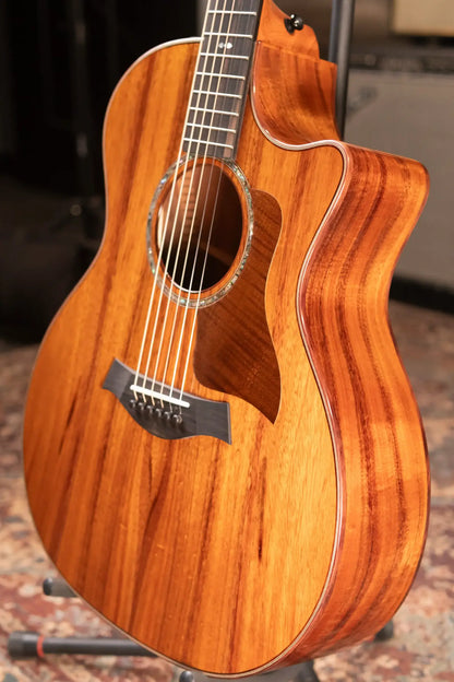 Taylor 724ce Grand Auditorium Acoustic/Electric Guitar with Hardshell Case