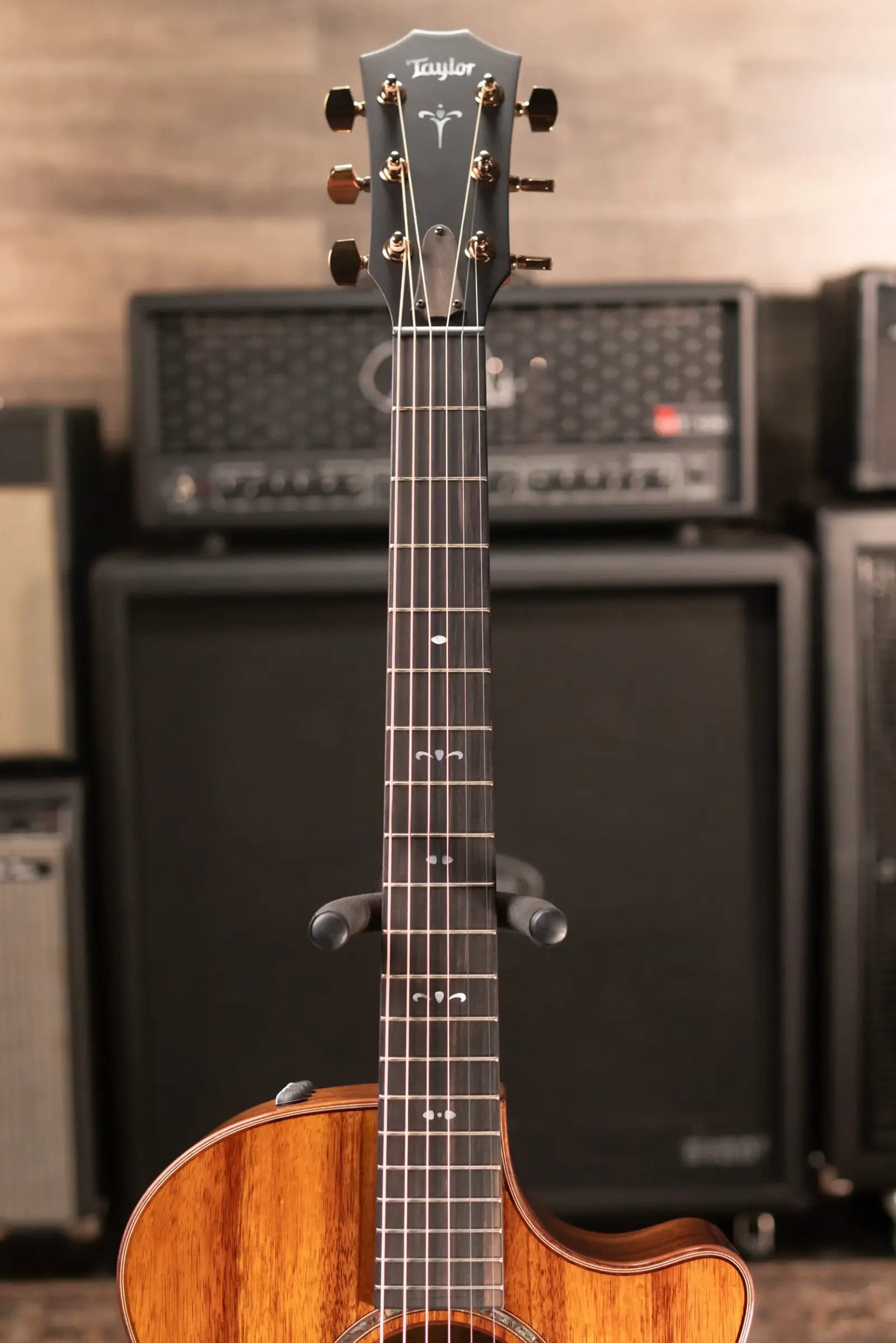 Taylor 724ce Grand Auditorium Acoustic/Electric Guitar with Hardshell Case